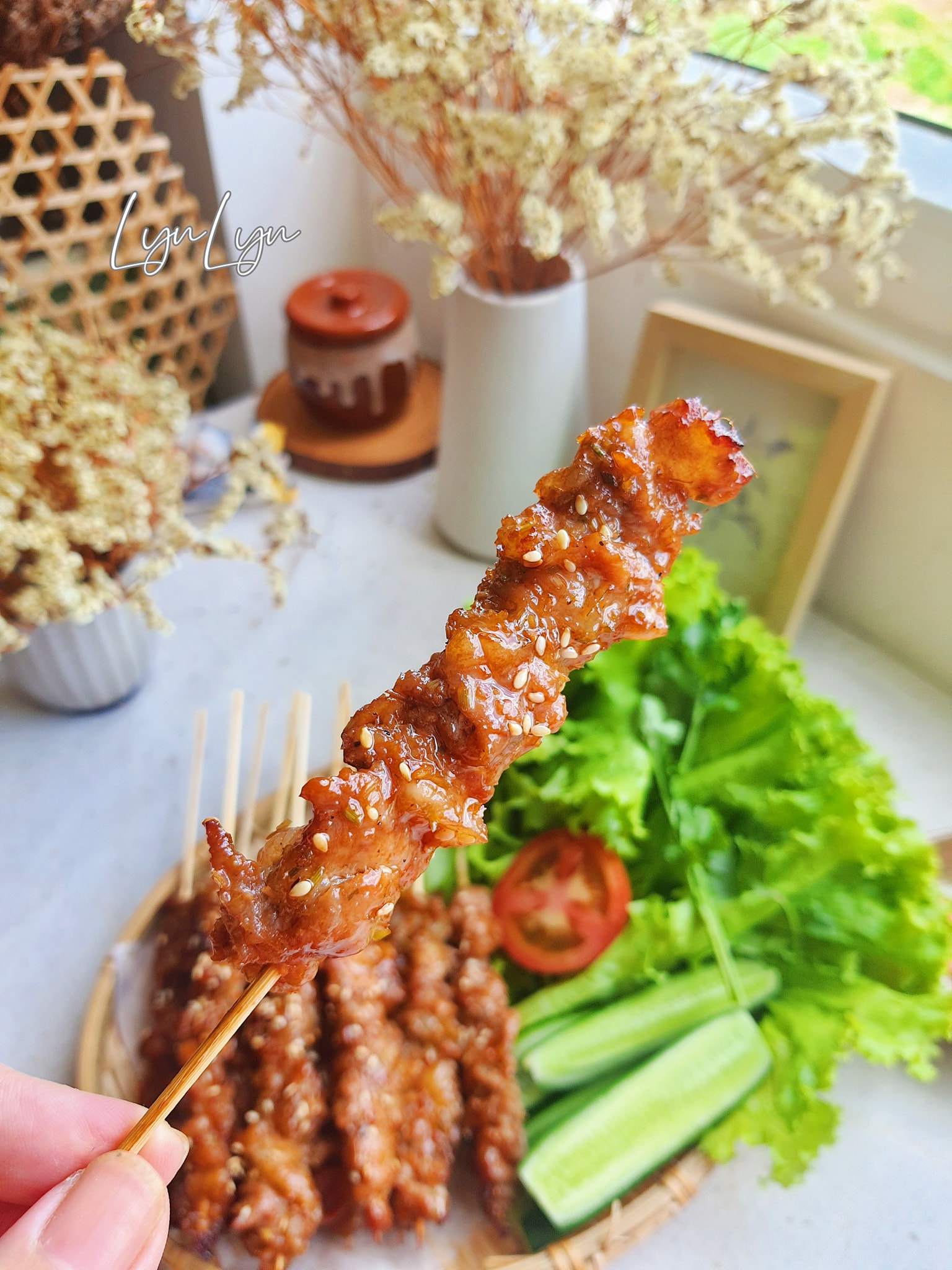 Mách bạn cách làm thịt xiên nướng bằng nồi chiên không dầu đảm bảo mềm thơm hấp dẫn - Ảnh 5.