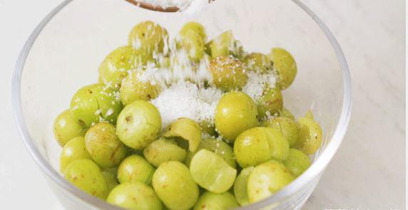 Quả dại được ví là “kim cương xanh”, vitamin C cao ngất ngưởng, gặp thì nhớ mua ăn - Ảnh 8.