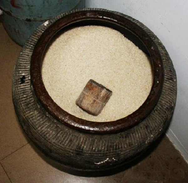 Đặt hũ gạo ở những nơi này trong nhà, gia đình êm ấm, làm ăn thuận buồm xuôi gió - Ảnh 1. Đặt hũ gạo ở những nơi này trong nhà, gia đình êm ấm, làm ăn thuận buồm xuôi gió - Ảnh 1.
