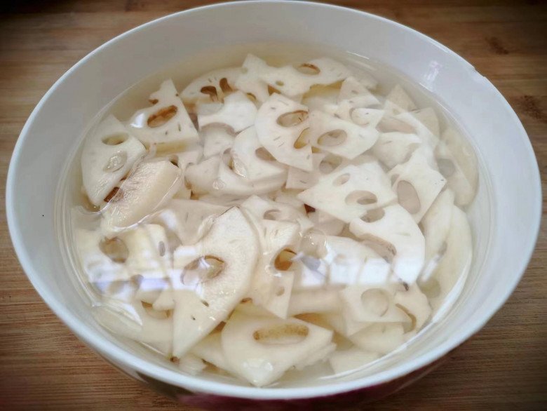 Toàn thân cây này là thuốc bổ, phần củ dồi dào kali giúp giảm mệt mỏi, đem xào được món đơn giản mà ngon - Ảnh 2. Toàn thân cây này là thuốc bổ, phần củ dồi dào kali giúp giảm mệt mỏi, đem xào được món đơn giản mà ngon - Ảnh 2.
