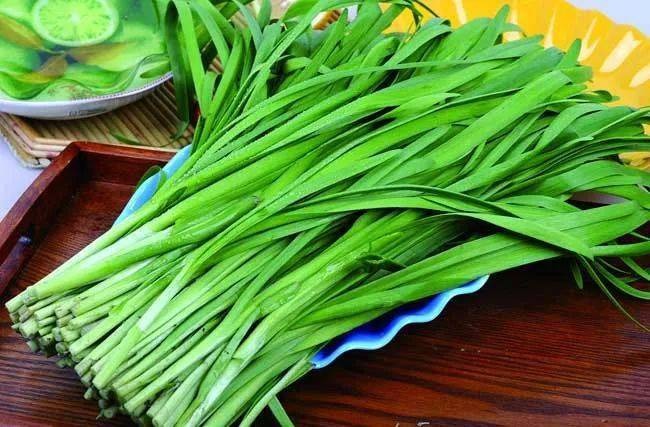 Loại rau cực phẩm khi nấu canh cá rô, mang xào với thứ toàn sắt này vừa ngon vừa bổ huyết, - Ảnh 1.