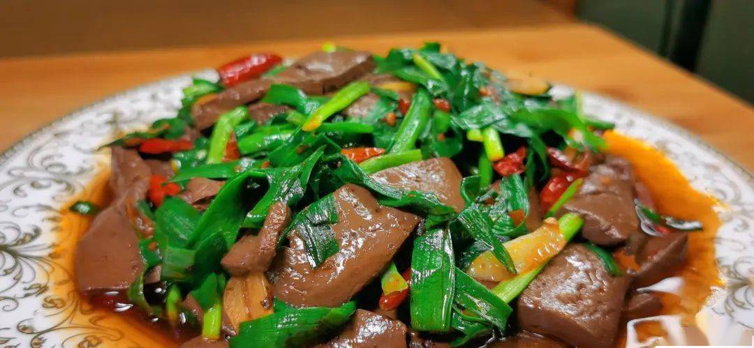 Loại rau cực phẩm khi nấu canh cá rô, mang xào với thứ toàn sắt này vừa ngon vừa bổ huyết, - Ảnh 3.