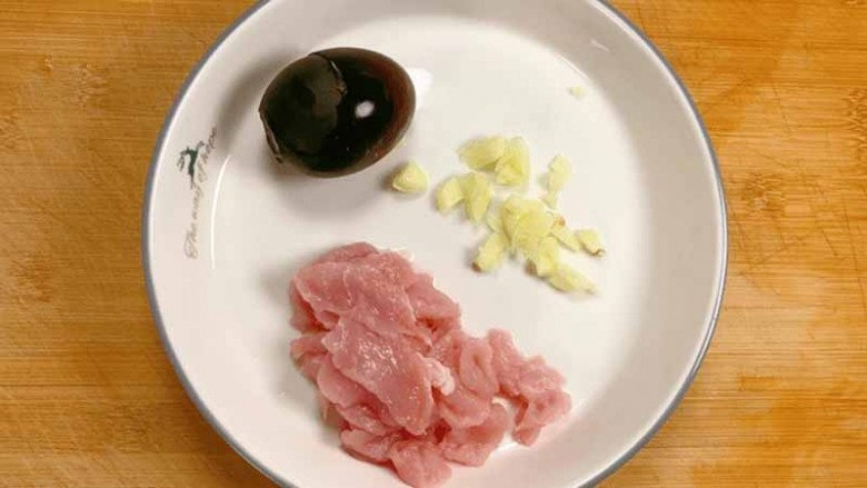 Lá này axit folic gấp 46 lần dưa chuột, giá rẻ bằng ½ rau muống, tranh thủ ăn kẻo phải chờ năm sau - Ảnh 3.