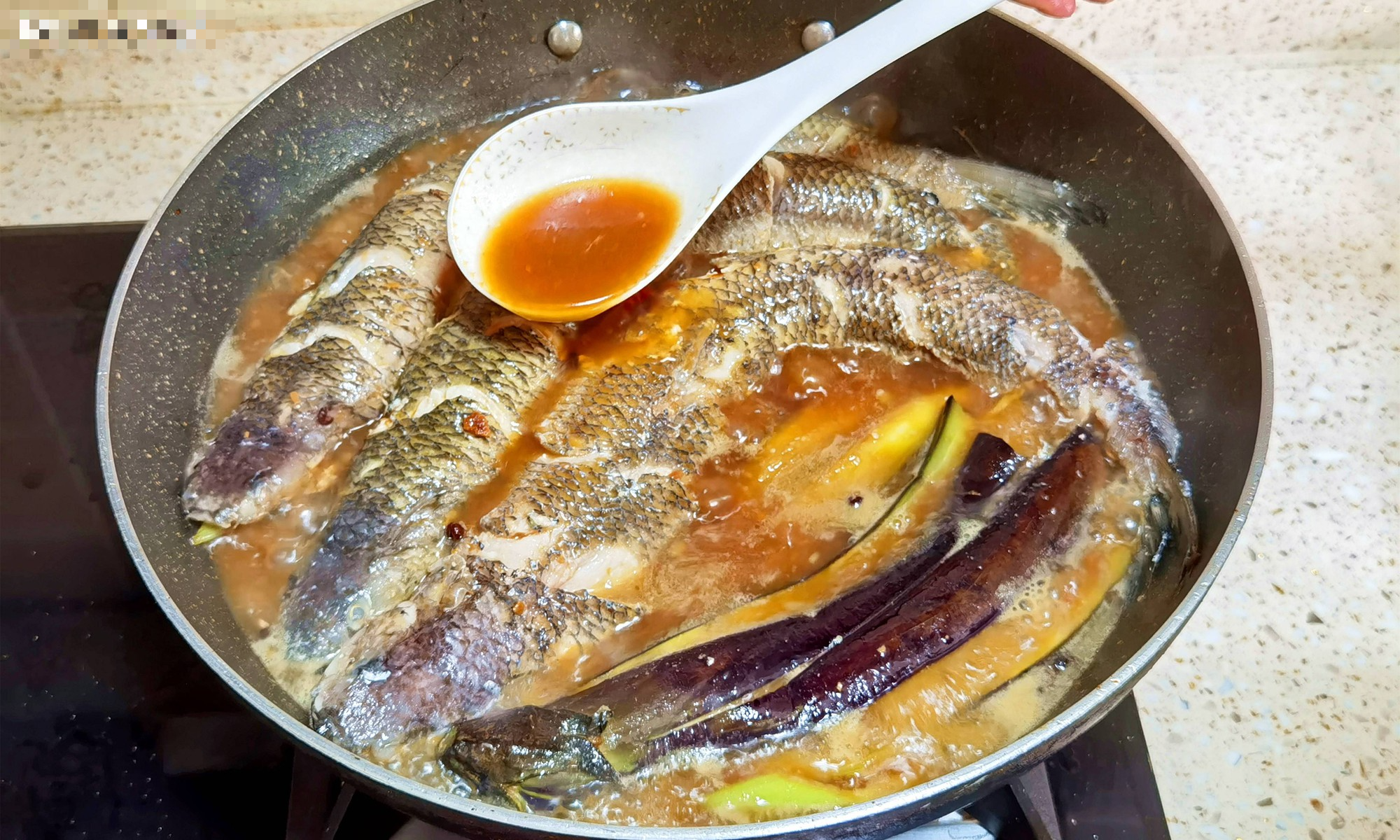 Loại cá nhiều dinh dưỡng hơn cá chép, ngon hơn cá diếc, hầm với "vua của các loại rau" cực thơm ngon - Ảnh 7.