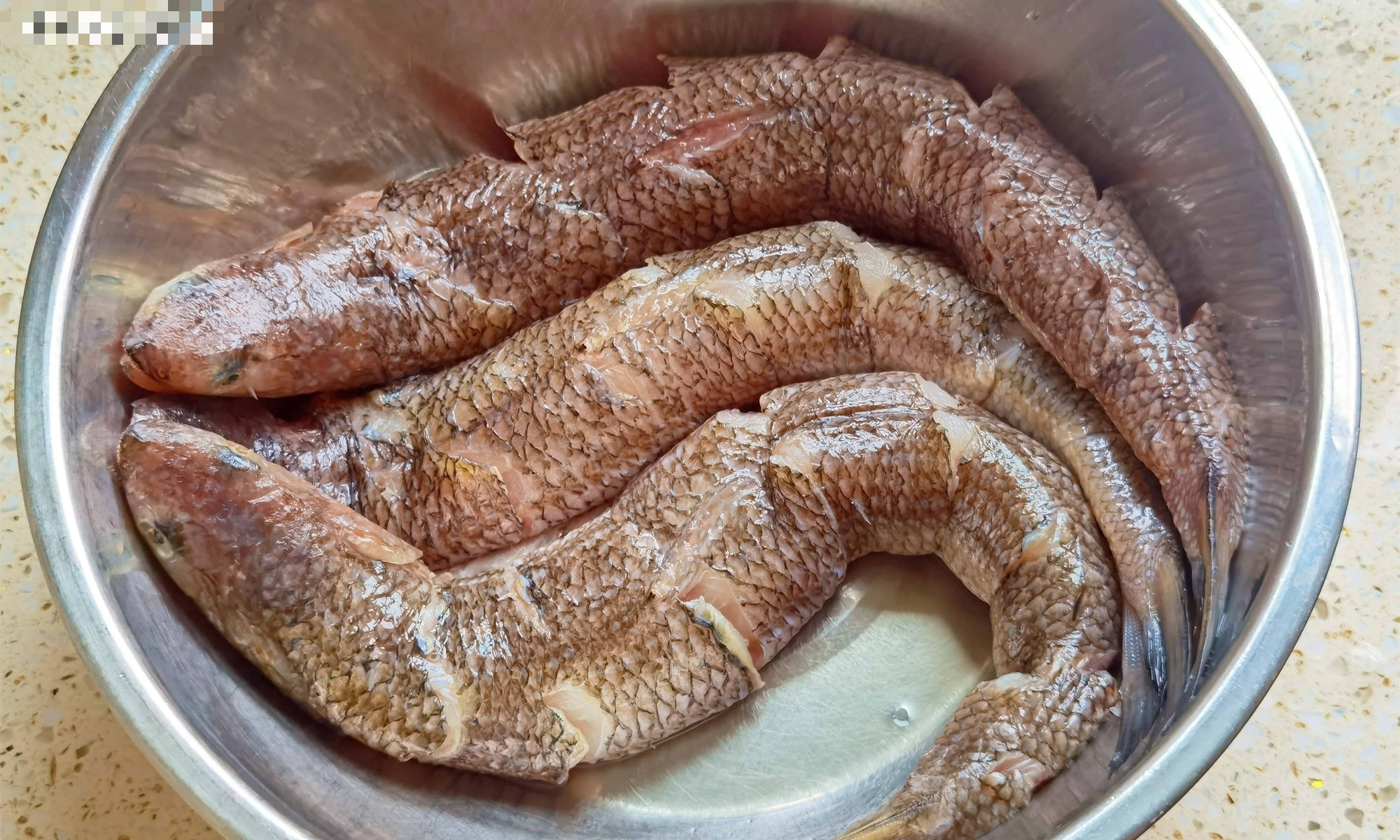 Loại cá nhiều dinh dưỡng hơn cá chép, ngon hơn cá diếc, hầm với "vua của các loại rau" cực thơm ngon - Ảnh 4.