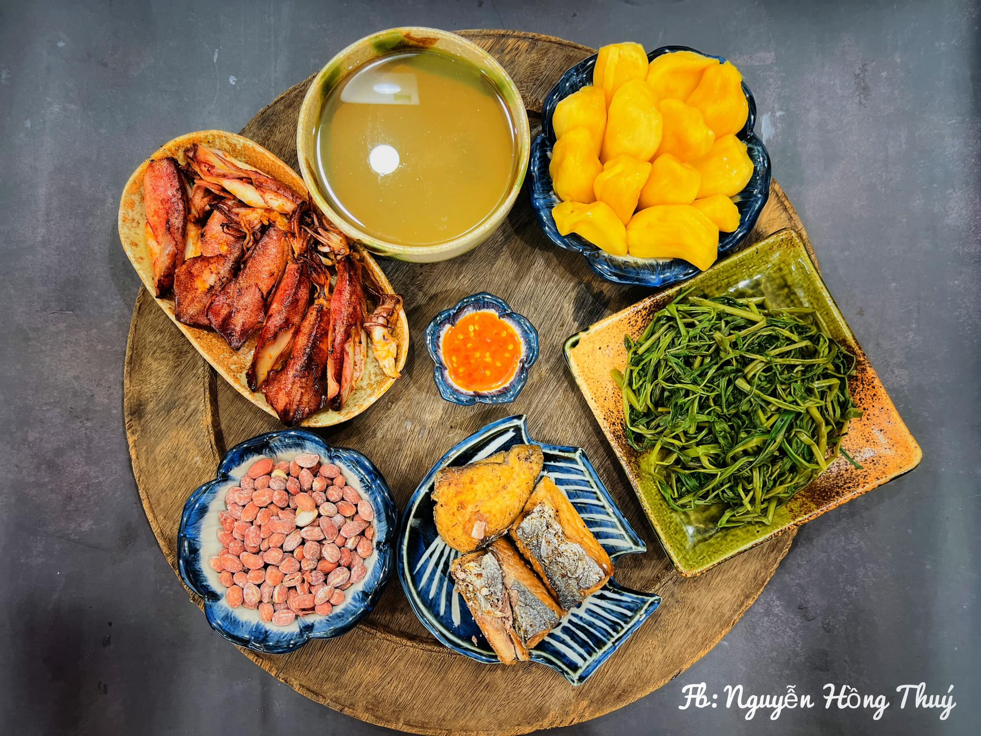 Mẹ đảm Hà thành gợi ý thực đơn mâm cơm gia đình đơn giản hấp dẫn - Ảnh 12. Mẹ đảm Hà thành gợi ý thực đơn mâm cơm gia đình đơn giản hấp dẫn - Ảnh 12.