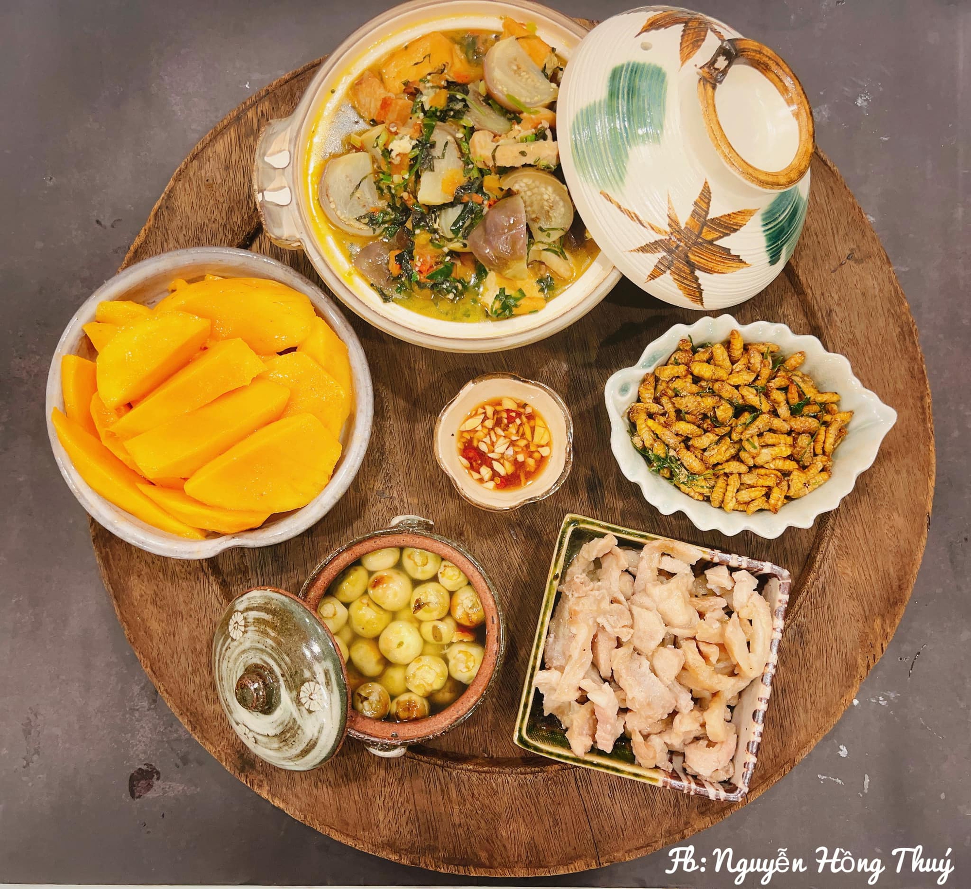 Mẹ đảm Hà thành gợi ý thực đơn mâm cơm gia đình đơn giản hấp dẫn - Ảnh 6. Mẹ đảm Hà thành gợi ý thực đơn mâm cơm gia đình đơn giản hấp dẫn - Ảnh 6.