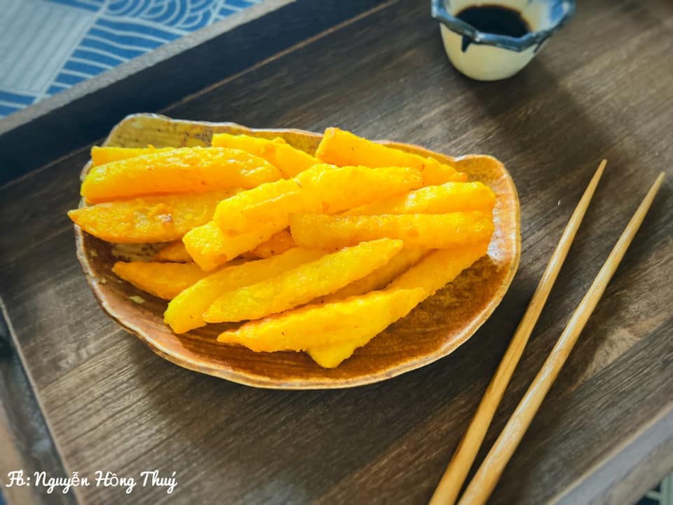 Để làm món khoai tây chiên giòn, vàng óng, thơm ngậy, đừng bỏ qua bước này - Ảnh 1.