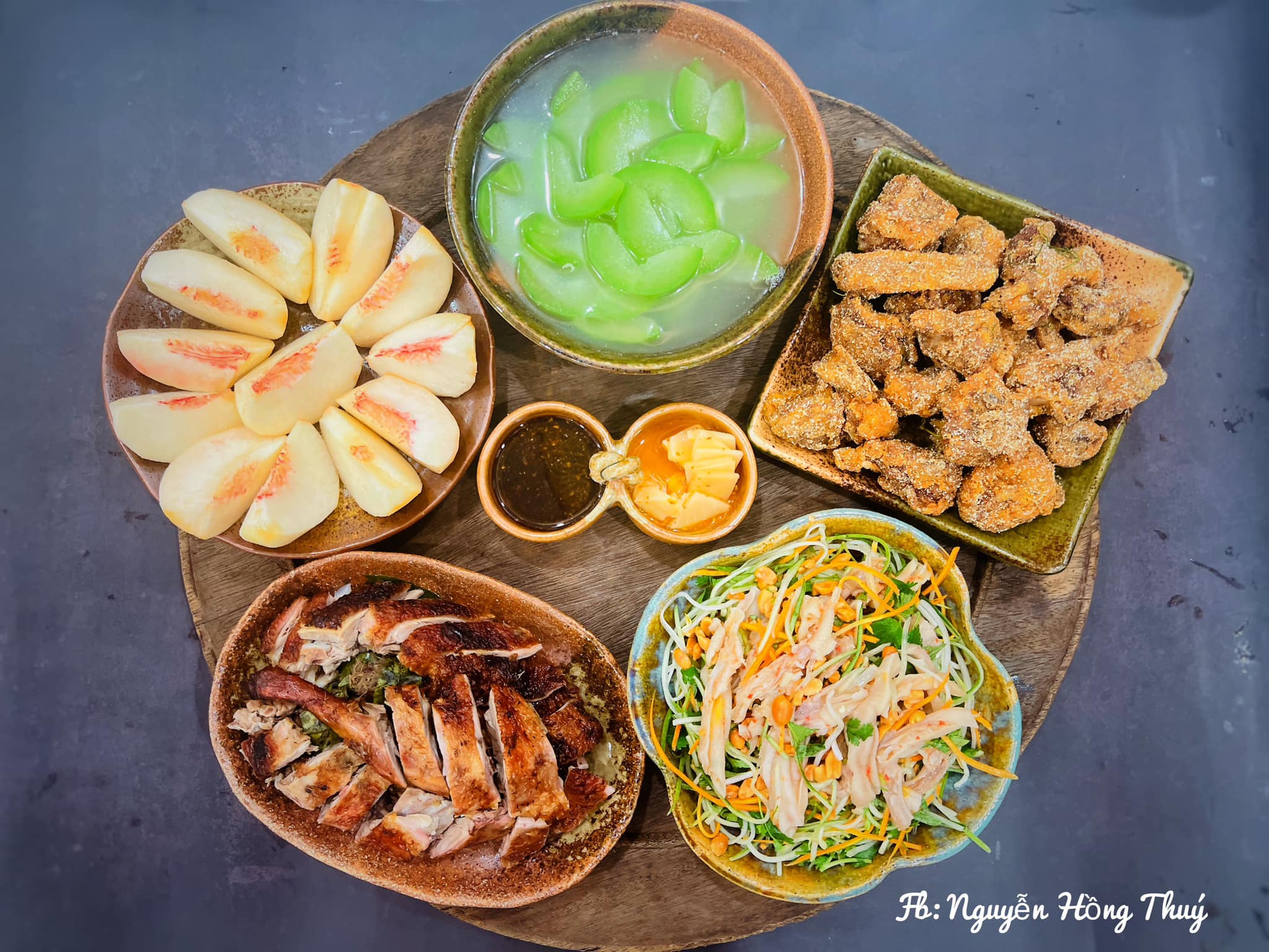 Mẹ đảm Hà thành gợi ý thực đơn mâm cơm gia đình đơn giản hấp dẫn - Ảnh 10. Mẹ đảm Hà thành gợi ý thực đơn mâm cơm gia đình đơn giản hấp dẫn - Ảnh 10.
