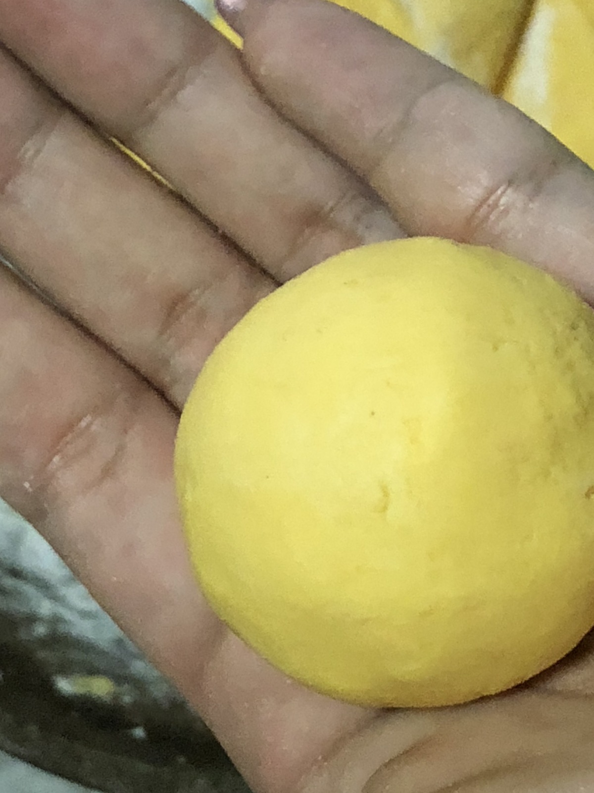 Loại củ "trường sinh" phối với quả "siêu vitamin A" thành bánh Trung thu ngon, đẹp, bổ - Ảnh 10. Loại củ "trường sinh" phối với quả "siêu vitamin A" thành bánh Trung thu ngon, đẹp, bổ - Ảnh 10.