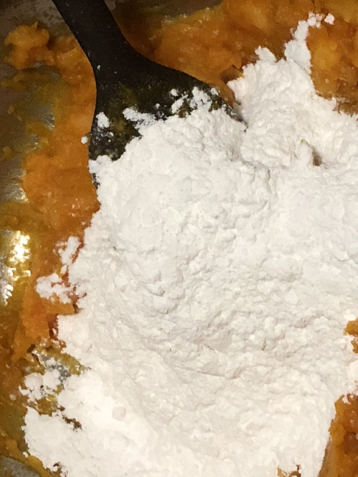 Loại củ "trường sinh" phối với quả "siêu vitamin A" thành bánh Trung thu ngon, đẹp, bổ - Ảnh 8. Loại củ "trường sinh" phối với quả "siêu vitamin A" thành bánh Trung thu ngon, đẹp, bổ - Ảnh 8.