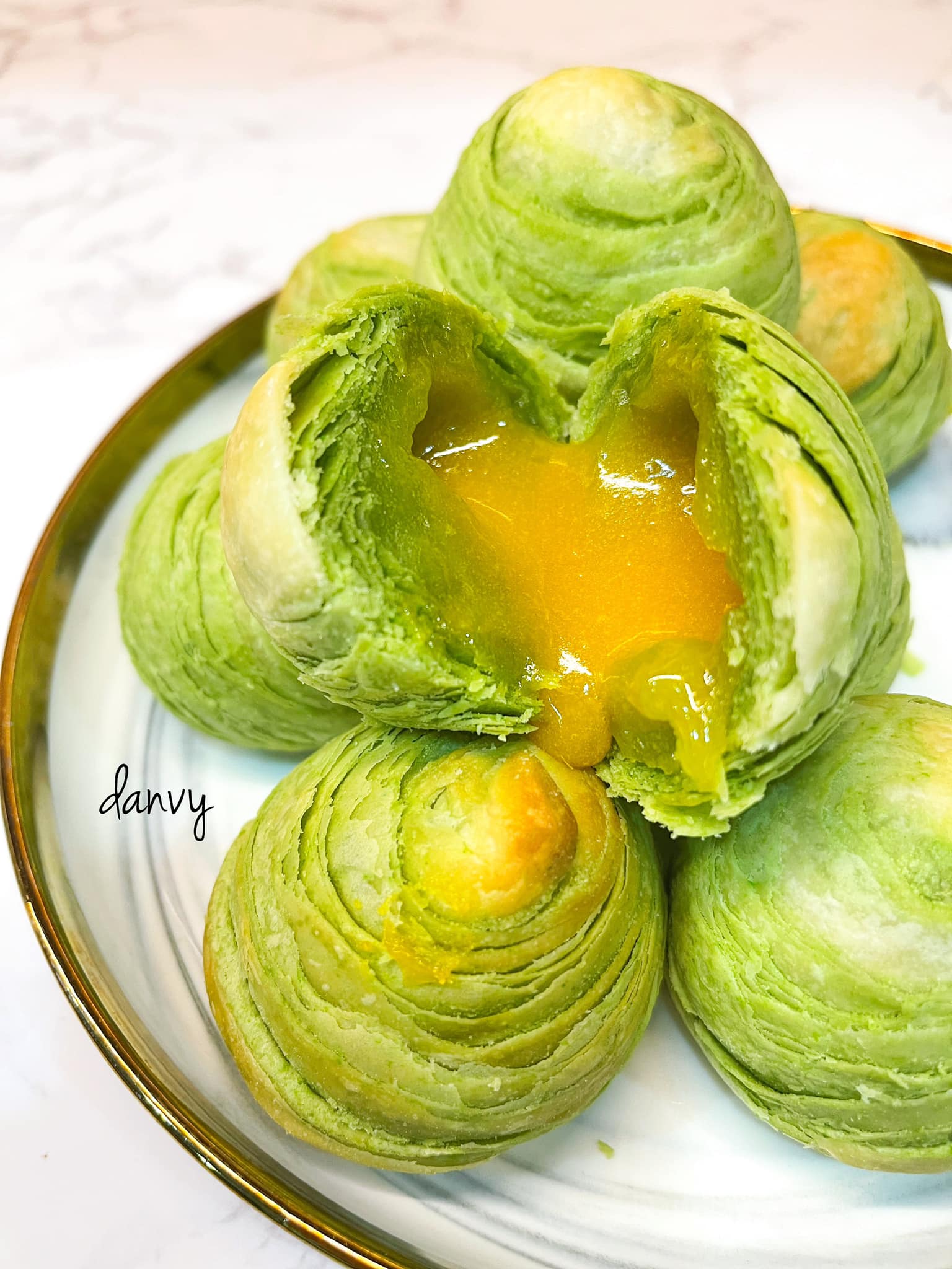 Mách bạn cách làm bánh trung thu "ngàn lớp" bằng nồi chiên không dầu - Ảnh 1.