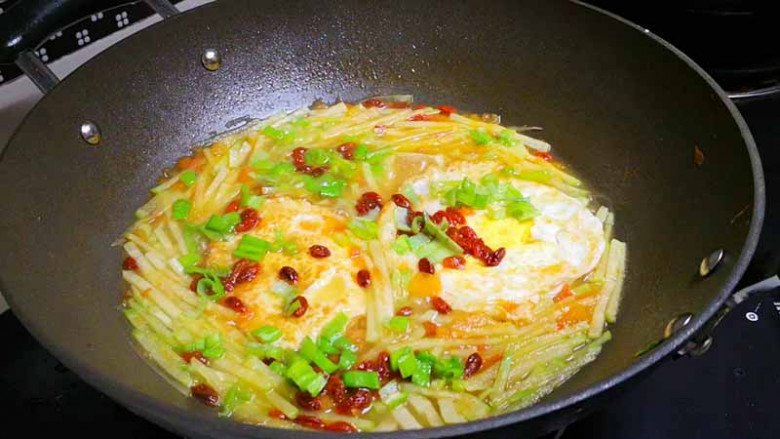 Củ này người Nhật ví là “chìa khóa” trường thọ, chợ bán 30.000đ/kg, nấu với quả giàu canxi gấp đôi dinh dưỡng - Ảnh 6. Củ này người Nhật ví là “chìa khóa” trường thọ, chợ bán 30.000đ/kg, nấu với quả giàu canxi gấp đôi dinh dưỡng - Ảnh 6.