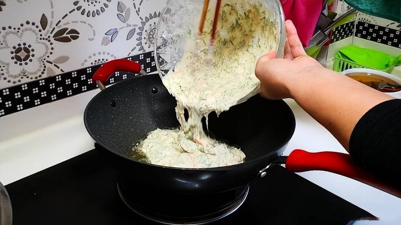 Loại rau có "mùi lạ", giàu kháng sinh, nâng cao sức đề kháng, đừng nấu cá mang làm bánh rất ngon  - Ảnh 6.