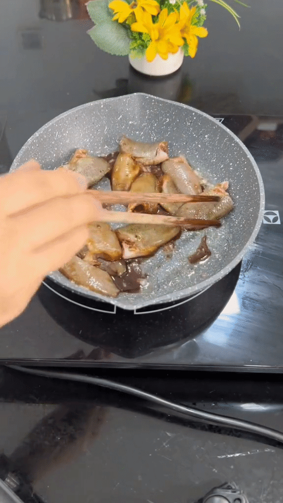 Kiểu kho cá bằng loại quả mọng nước tại Cần Thơ khiến cư dân mạng hào hứng xin công thức về nấu - Ảnh 6. Kiểu kho cá bằng loại quả mọng nước tại Cần Thơ khiến cư dân mạng hào hứng xin công thức về nấu - Ảnh 6.