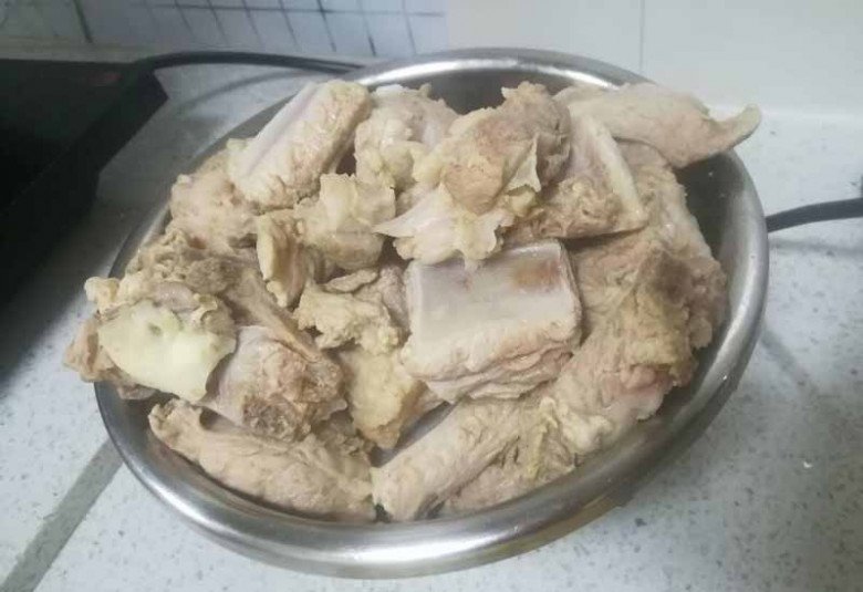Canh xương càng hầm càng hôi, làm thêm 1 bước này nước dùng trong veo, thơm ngọt - Ảnh 5. Canh xương càng hầm càng hôi, làm thêm 1 bước này nước dùng trong veo, thơm ngọt - Ảnh 5.