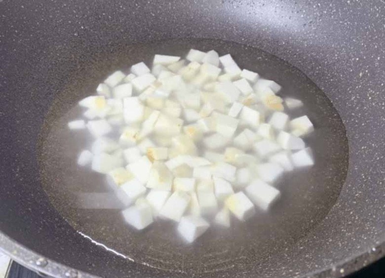 Củ này có giá 25.000đ/kg, người Nhật gọi là “củ trường sinh”, nấu lên ăn ngon hơn thịt lợn, vừa dọn ra đã hết sạch - Ảnh 5.