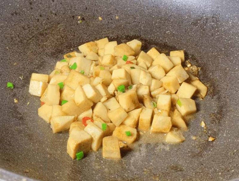 Củ này có giá 25.000đ/kg, người Nhật gọi là “củ trường sinh”, nấu lên ăn ngon hơn thịt lợn, vừa dọn ra đã hết sạch - Ảnh 8.