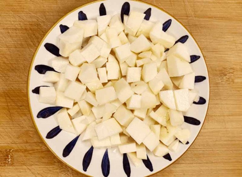 Củ này có giá 25.000đ/kg, người Nhật gọi là “củ trường sinh”, nấu lên ăn ngon hơn thịt lợn, vừa dọn ra đã hết sạch - Ảnh 4.