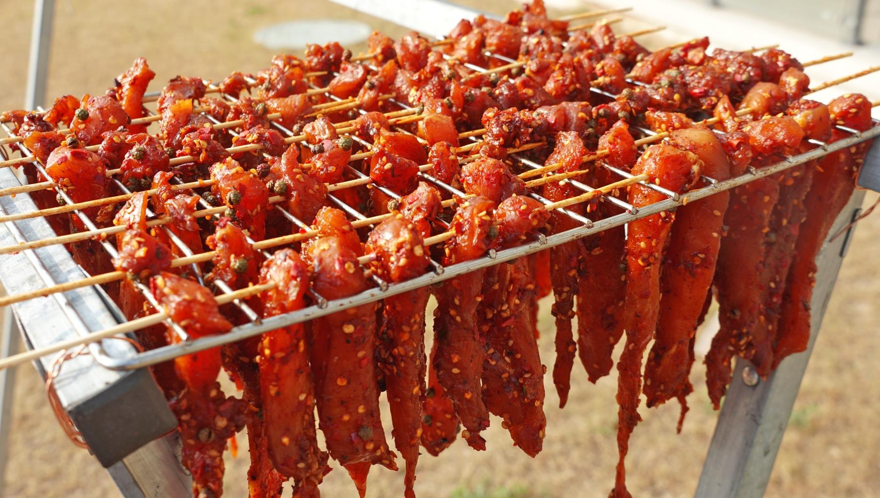 Loại thịt rẻ hơn thịt bò, ngon hơn thịt lợn, chế biến kiểu này nhâm nhi ngày Tết, thơm mà không béo- Ảnh 15.