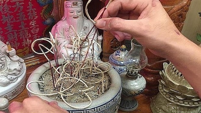 Nên bao sái ban thờ đón Tết vào ngày nào? 3 lưu ý khi bao sái ban thờ để nhận nhiều lộc vào năm 2024- Ảnh 4. Nên bao sái ban thờ đón Tết vào ngày nào? 3 lưu ý khi bao sái ban thờ để nhận nhiều lộc vào năm 2024- Ảnh 4.