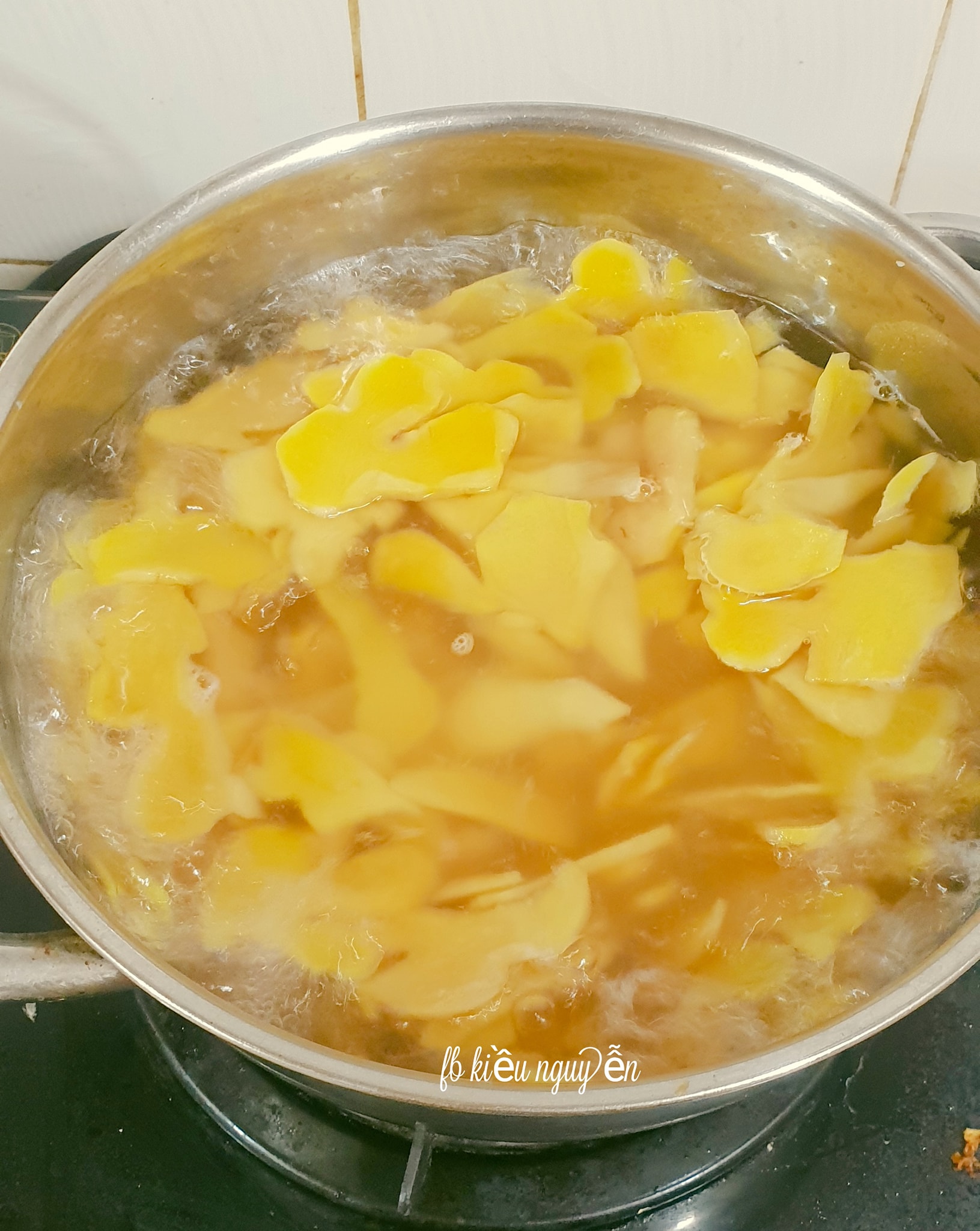 Loại củ gia vị quen thuộc còn là vị thuốc quý, đem làm mứt Tết vừa ngon vừa tốt cho sức khỏe- Ảnh 2. Loại củ gia vị quen thuộc còn là vị thuốc quý, đem làm mứt Tết vừa ngon vừa tốt cho sức khỏe- Ảnh 2.