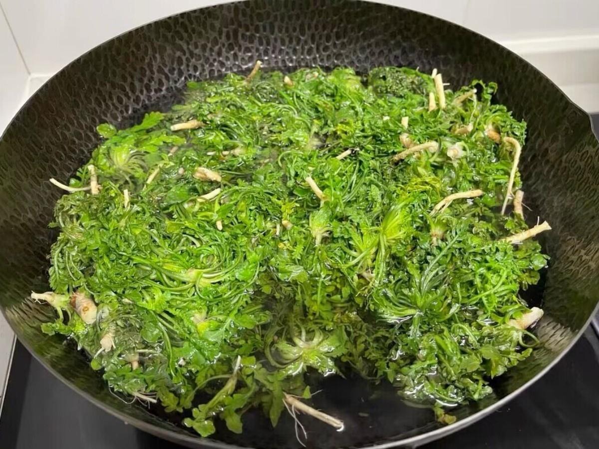 Không mất 1 xu mua loại rau này, canxi gấp 10 lần bắp cải, hấp bánh bột ngô vừa ngon vừa bổ- Ảnh 3.