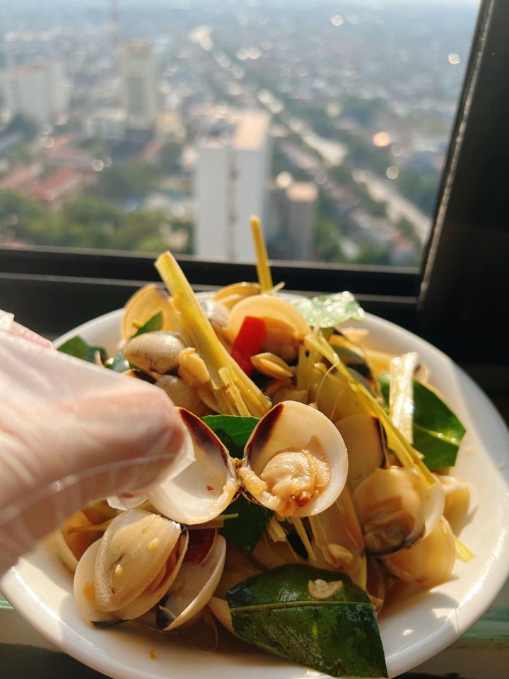 Hấp ngao kiểu Thái chua cay nhanh gọn nhưng cực kì thơm ngon, ăn là nghiền- Ảnh 6. Hấp ngao kiểu Thái chua cay nhanh gọn nhưng cực kì thơm ngon, ăn là nghiền- Ảnh 6.