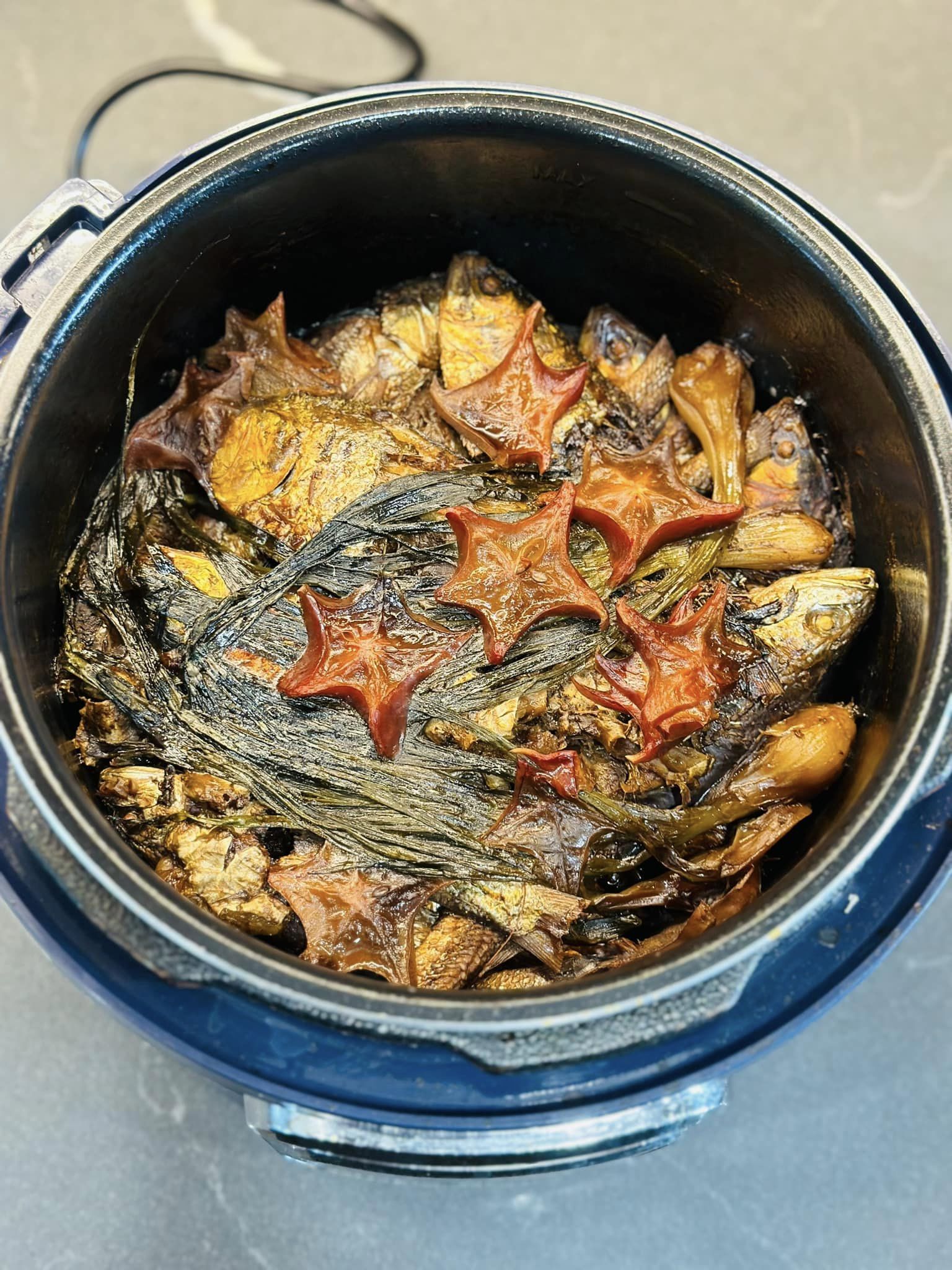 Loại cá nhiều xương nhưng thịt thơm, béo ngậy, giàu chất dinh dưỡng, kho cá với khế cực tốn cơm- Ảnh 2. Loại cá nhiều xương nhưng thịt thơm, béo ngậy, giàu chất dinh dưỡng, kho cá với khế cực tốn cơm- Ảnh 2.