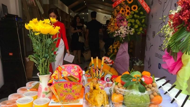 Văn khấn khai trương đầu năm Giáp Thìn 2024 chuẩn nhất, cầu năm mới làm ăn phát tài    - Ảnh 3.