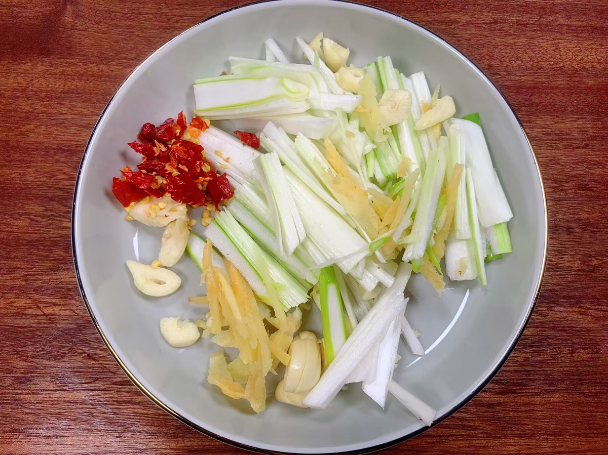 Loại thịt có selen gấp 50 lần thận lợn, bảo vệ gan, chống ung thư, xào hành đơn giản cực thơm- Ảnh 3.