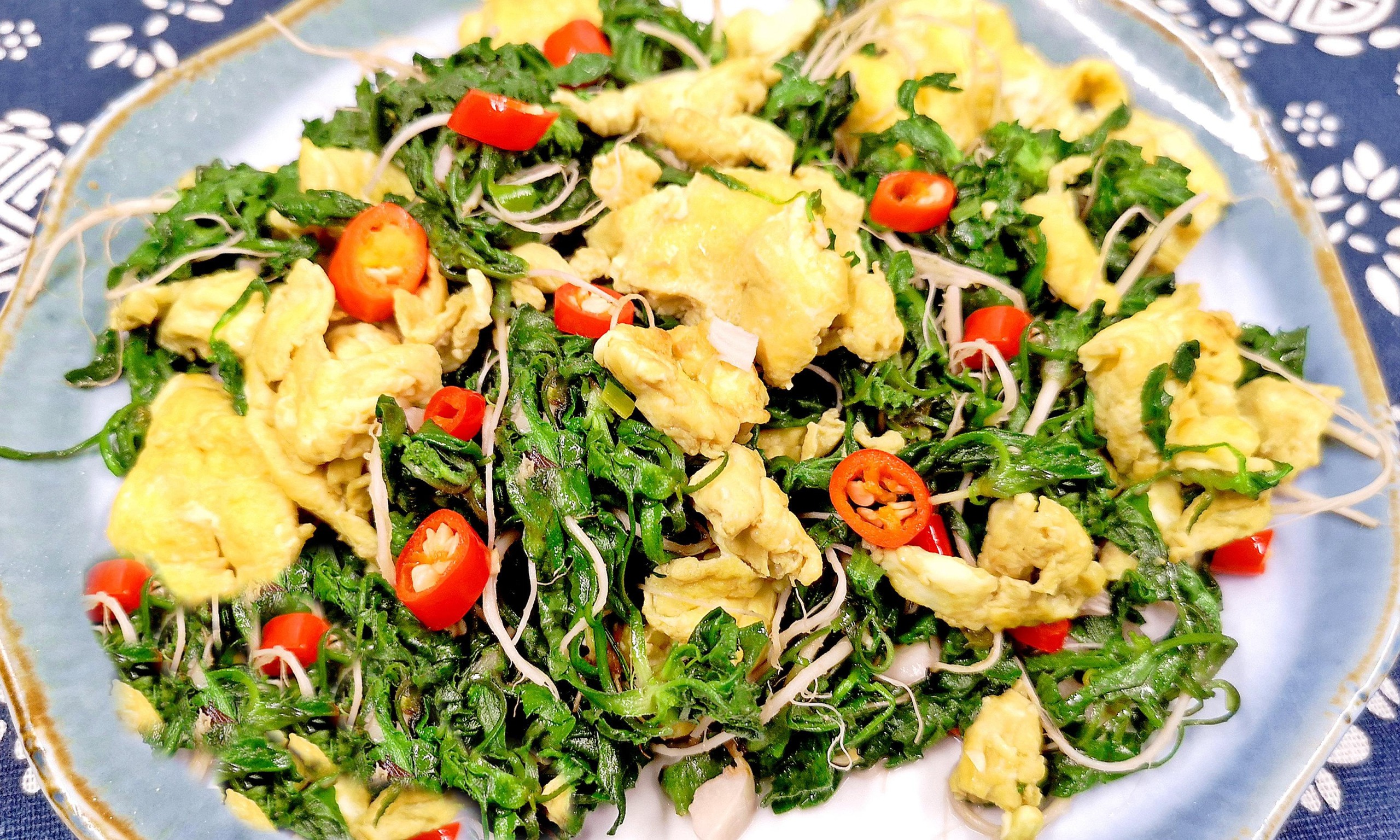 Loại rau dại tươi mới đầu tiên của mùa xuân, bổ hơn bắp cải, bổ hơn tỏi tây, làm bánh rất ngon- Ảnh 5.