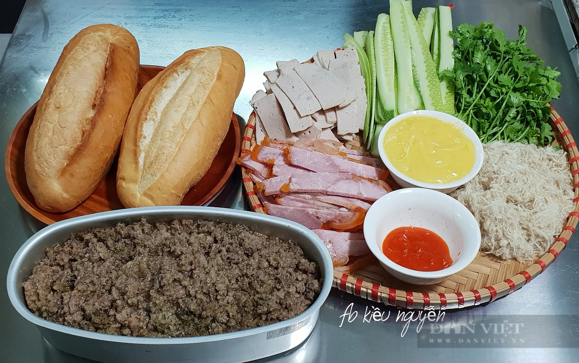 Bộ phận "siêu sắt" của con heo, ăn nhiều bổ máu, dưỡng mắt, thêm tí bánh mì thành món ngon nổi tiếng- Ảnh 3. Bộ phận "siêu sắt" của con heo, ăn nhiều bổ máu, dưỡng mắt, thêm tí bánh mì thành món ngon nổi tiếng- Ảnh 3.