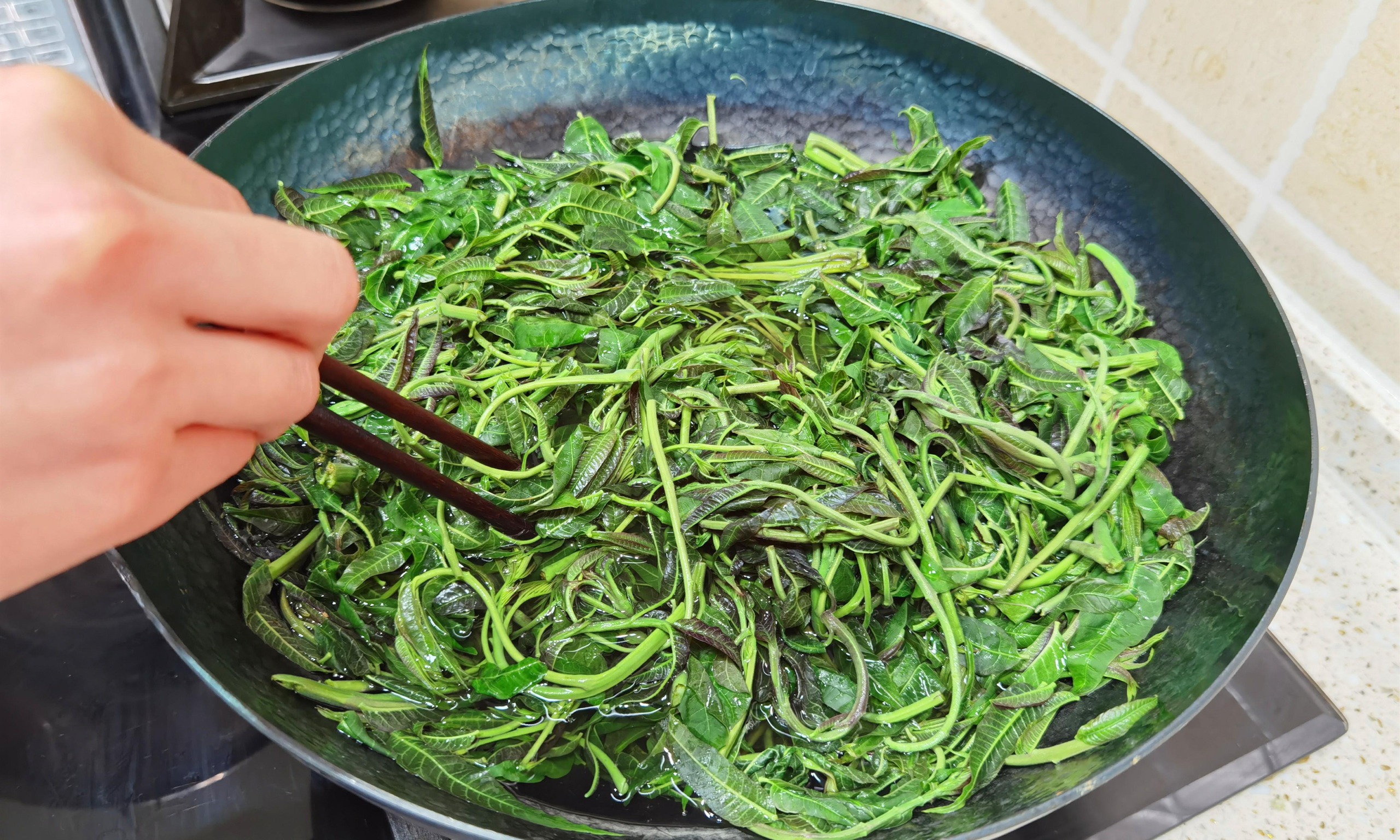 Loại rau tràn đầy hương vị mùa xuân, ít người biết, bổ máu, dưỡng da, chế biến cách gì cũng ngon- Ảnh 7.