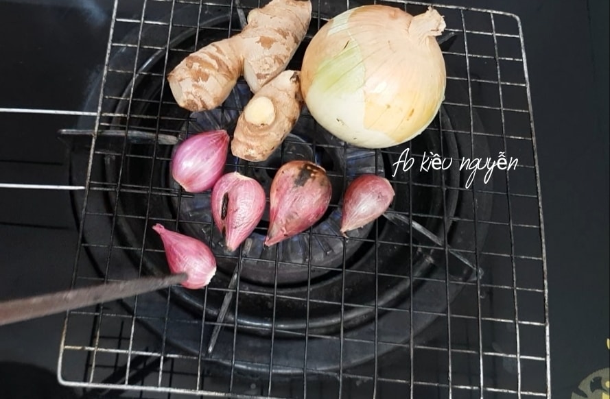 Nấu phở gà thêm gia vị này, đảm bảo nước dùng trong và ngọt tự nhiên- Ảnh 4. Nấu phở gà thêm gia vị này, đảm bảo nước dùng trong và ngọt tự nhiên- Ảnh 4.