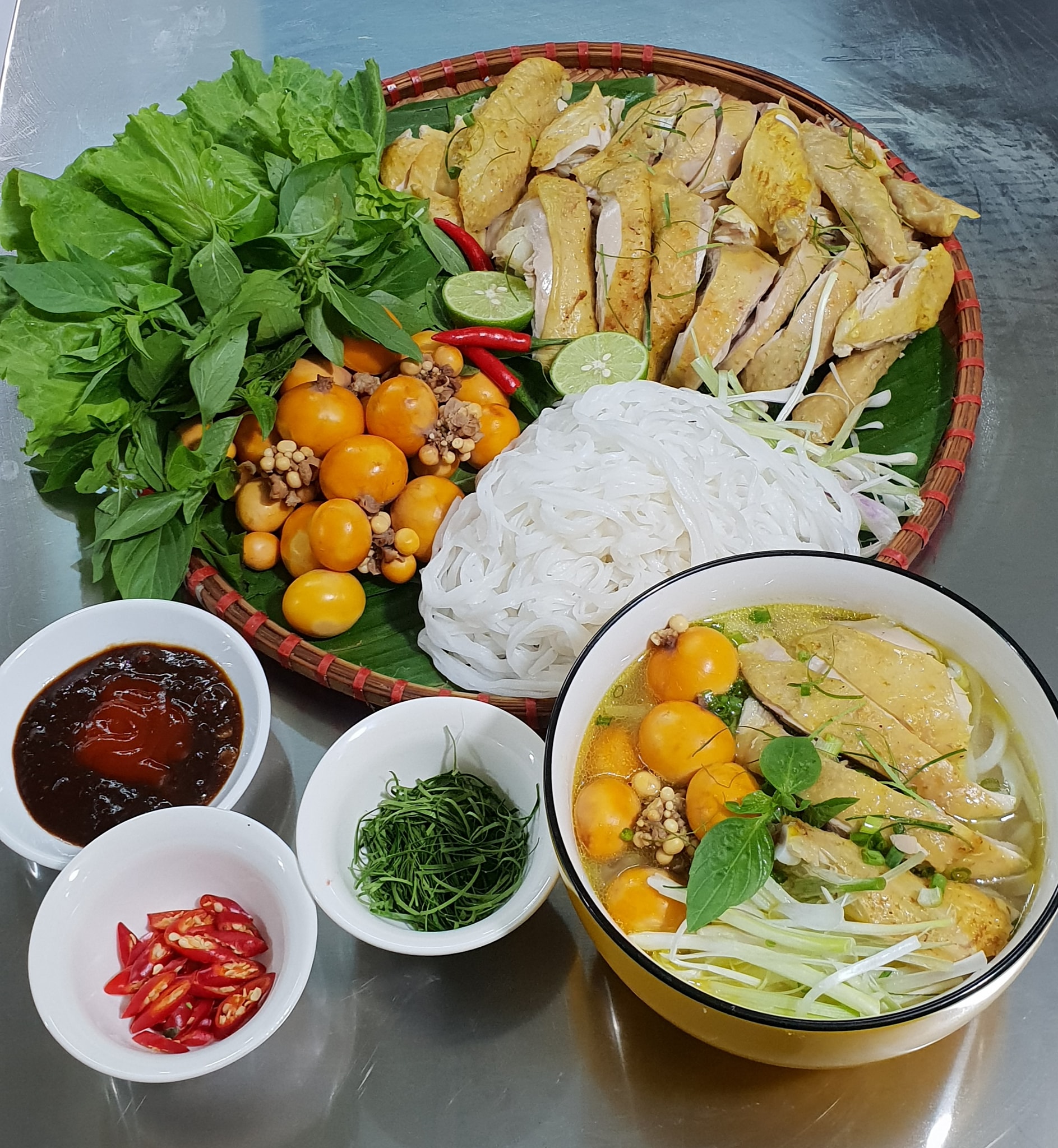 Nấu phở gà thêm gia vị này, đảm bảo nước dùng trong và ngọt tự nhiên- Ảnh 8. Nấu phở gà thêm gia vị này, đảm bảo nước dùng trong và ngọt tự nhiên- Ảnh 8.