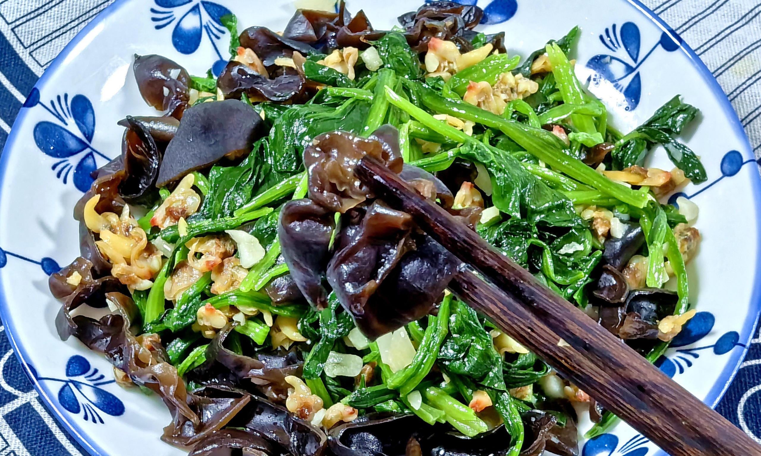 Ăn ngay loại rau này vào mùa xuân, dưỡng gan, giải độc, tràn đầy năng lượng, xào ngao càng thơm- Ảnh 5.