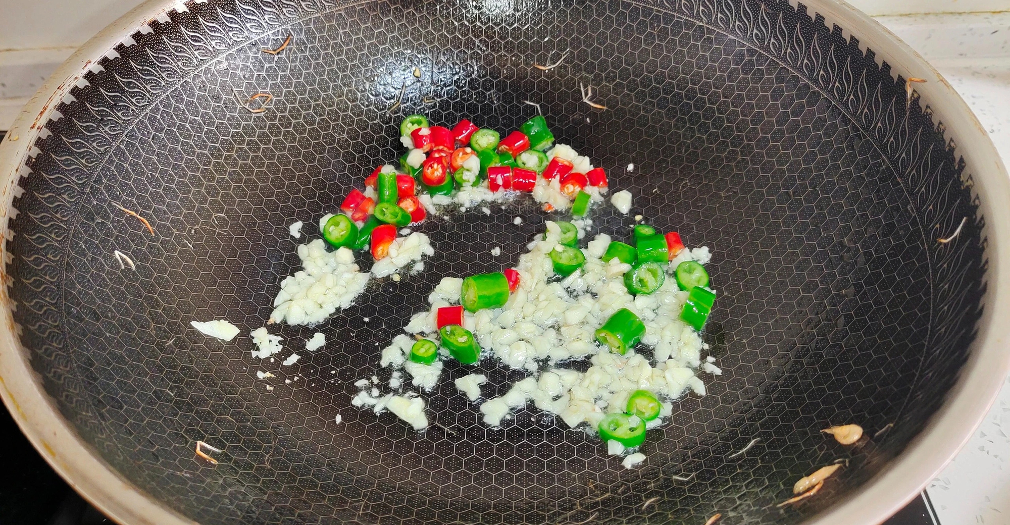 "Loại thịt" ăn cả vỏ, có canxi cao gấp 3 lần sữa, xào một đĩa với rau hẹ vô cùng thơm ngon, hấp dẫn- Ảnh 8.