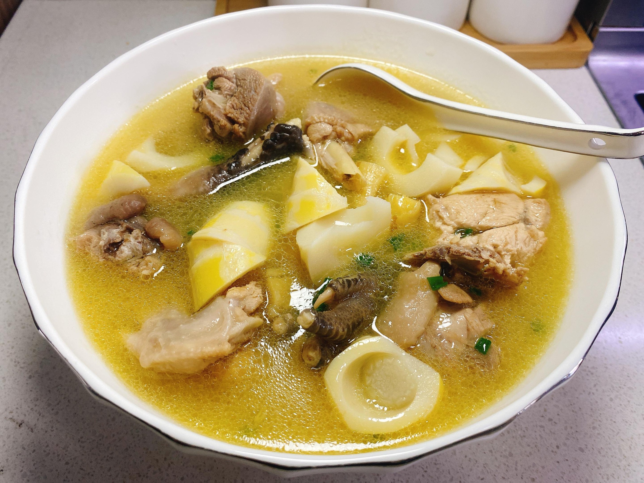 Loại rau "vua" của mùa xuân, tươi mát, ngon miệng, không nên ăn nhiều, nấu canh gà cực thơm- Ảnh 4.