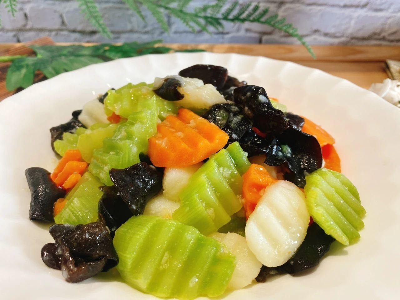 Loại rau tươi non, giòn ngọt hơn măng xuân, rẻ tiền nhưng bổ dưỡng, trộn - xào đều ngon- Ảnh 7.