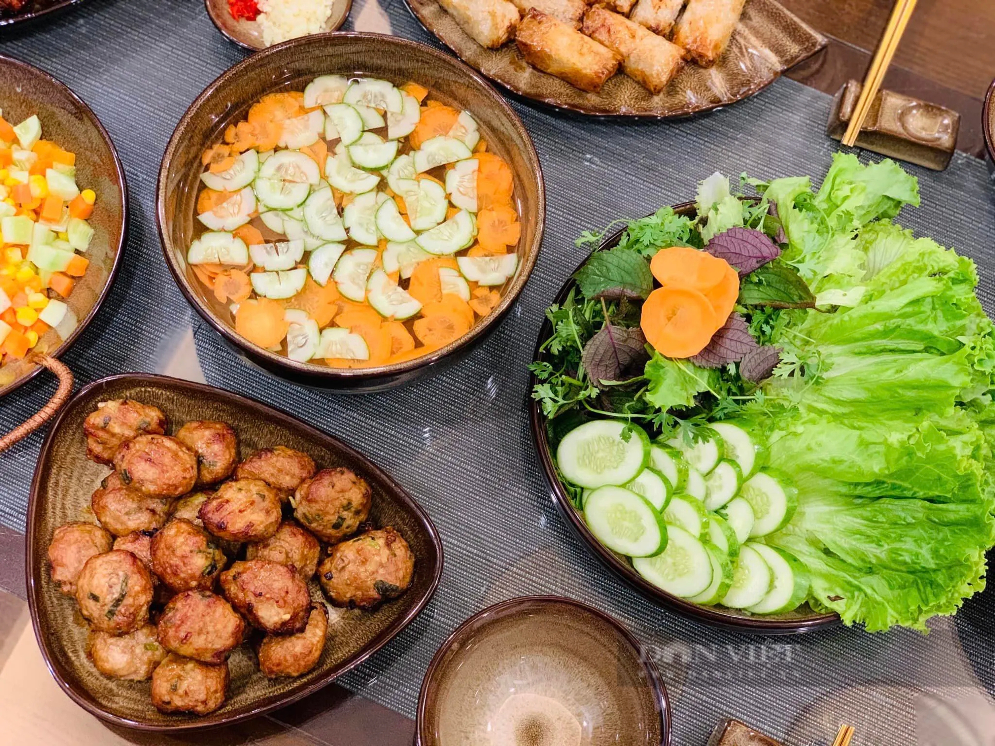 Mách bạn cách làm bún chả "phiên bản" nồi chiên không dầu thơm ngon, tiện dụng- Ảnh 3. Mách bạn cách làm bún chả "phiên bản" nồi chiên không dầu thơm ngon, tiện dụng- Ảnh 3.