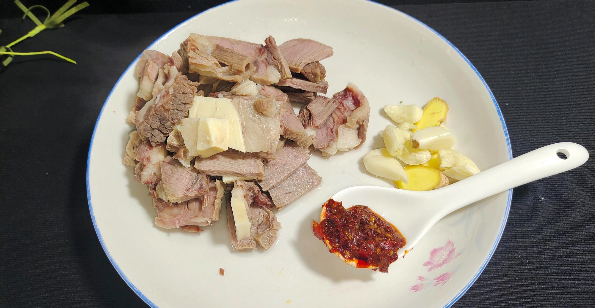 Loại rau "hoa hồng" lạ mắt, giòn ngọt, thanh nhiệt, giải độc, hầm thịt bò cực ngon- Ảnh 5. Loại rau "hoa hồng" lạ mắt, giòn ngọt, thanh nhiệt, giải độc, hầm thịt bò cực ngon- Ảnh 5.