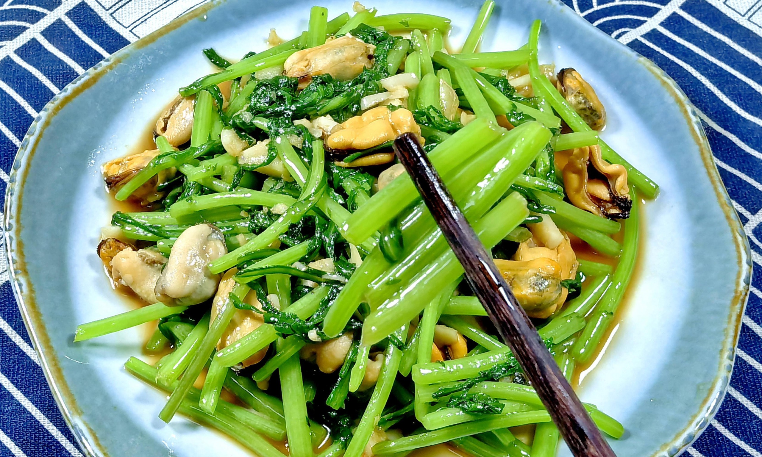 Loại rau "hoàng đế", ăn vào mùa xuân, thanh nhiệt gan, dễ ngủ, cải thiện nhan sắc, xào vẹm cực thơm- Ảnh 7.