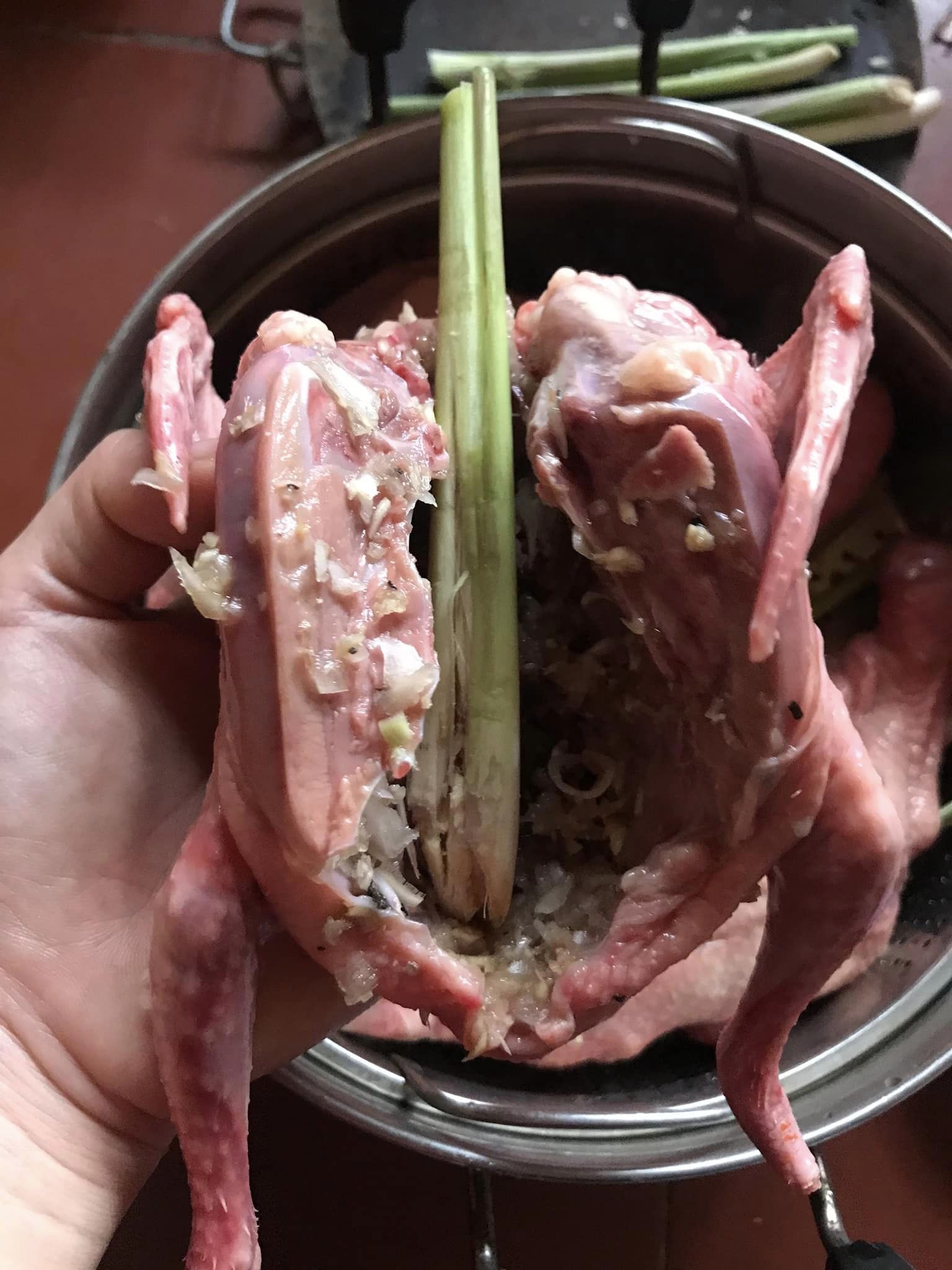 Người xưa coi loại thịt này là "thượng phẩm", bổ dưỡng không kém gì nhân sâm, đem hấp sả cực thơm- Ảnh 3.