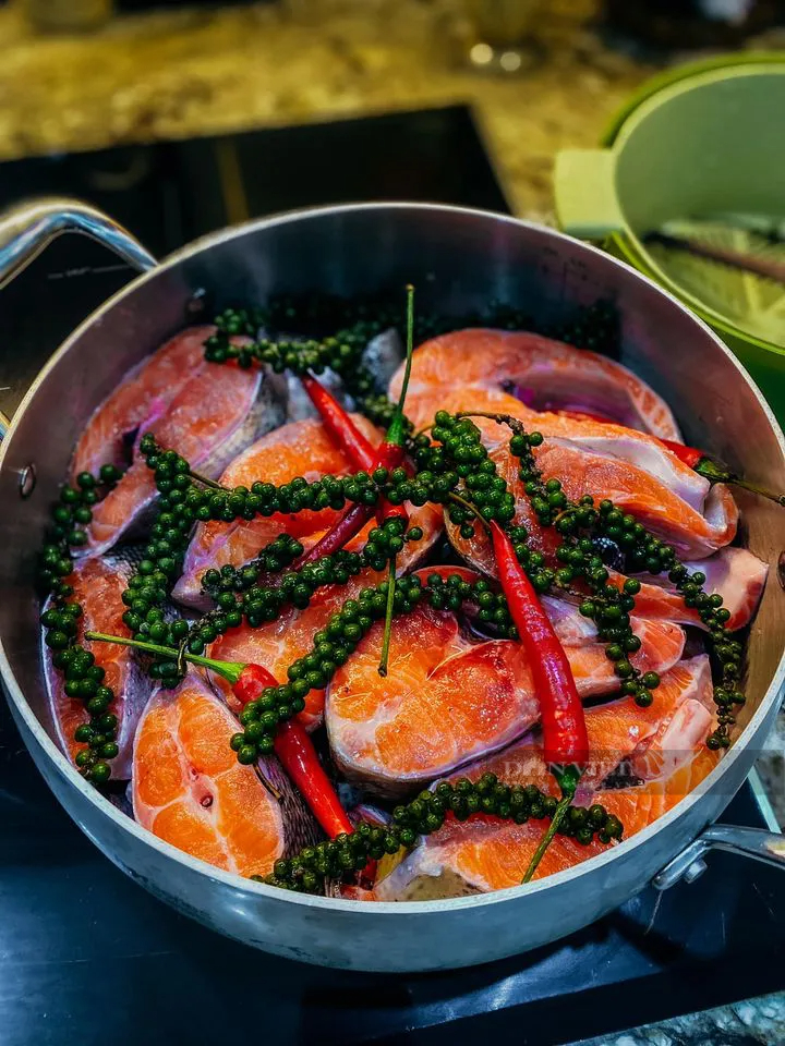 Kho cá với loại hạt xanh "nhỏ mà có võ này", xương nhừ, thịt thơm, ăn trôi cả nồi cơm - Ảnh 3.