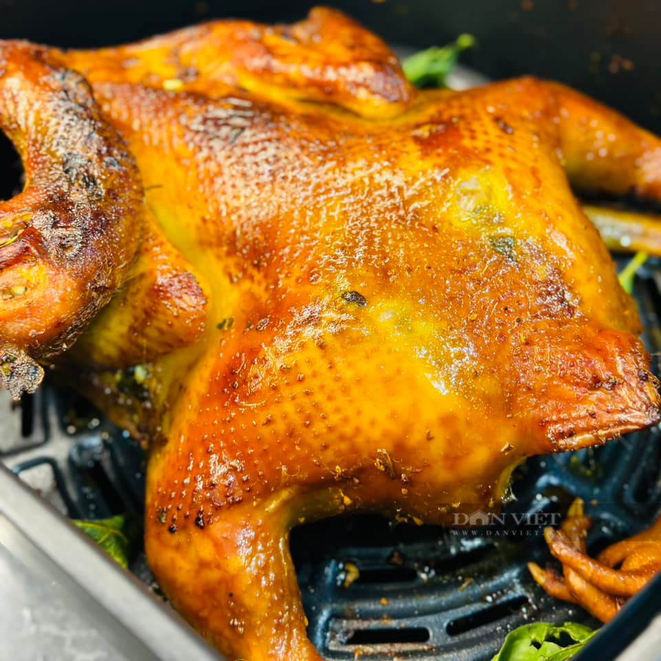 Nướng gà cách này thơm ngon bất bại, da vàng giòn, thịt mềm ngọt không bị khô- Ảnh 9.