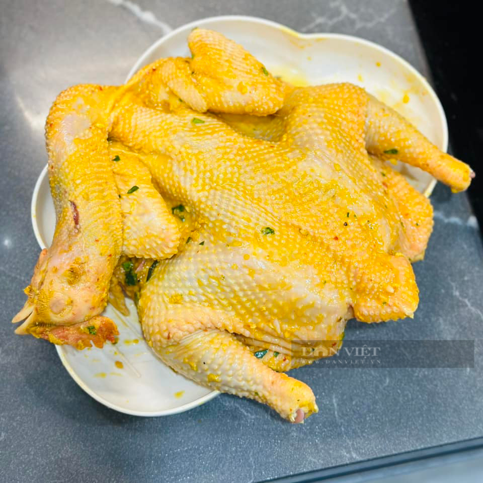 Nướng gà cách này thơm ngon bất bại, da vàng giòn, thịt mềm ngọt không bị khô- Ảnh 6.