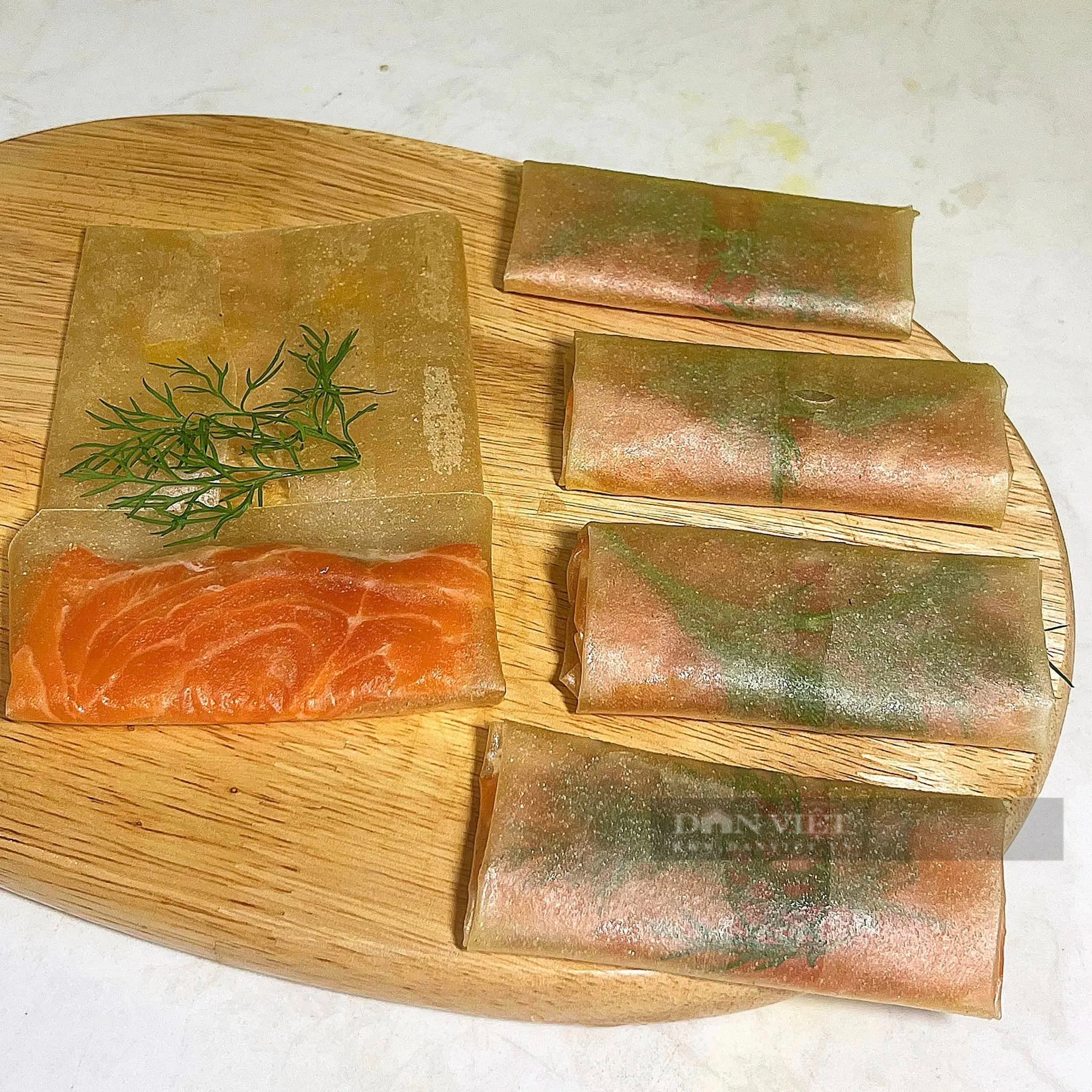 Loại cá có Omega 3 sung túc, DHA dồi dào, siêu thực phẩm cho sức khỏe, cuộn lá ram rán cực ngon- Ảnh 2.