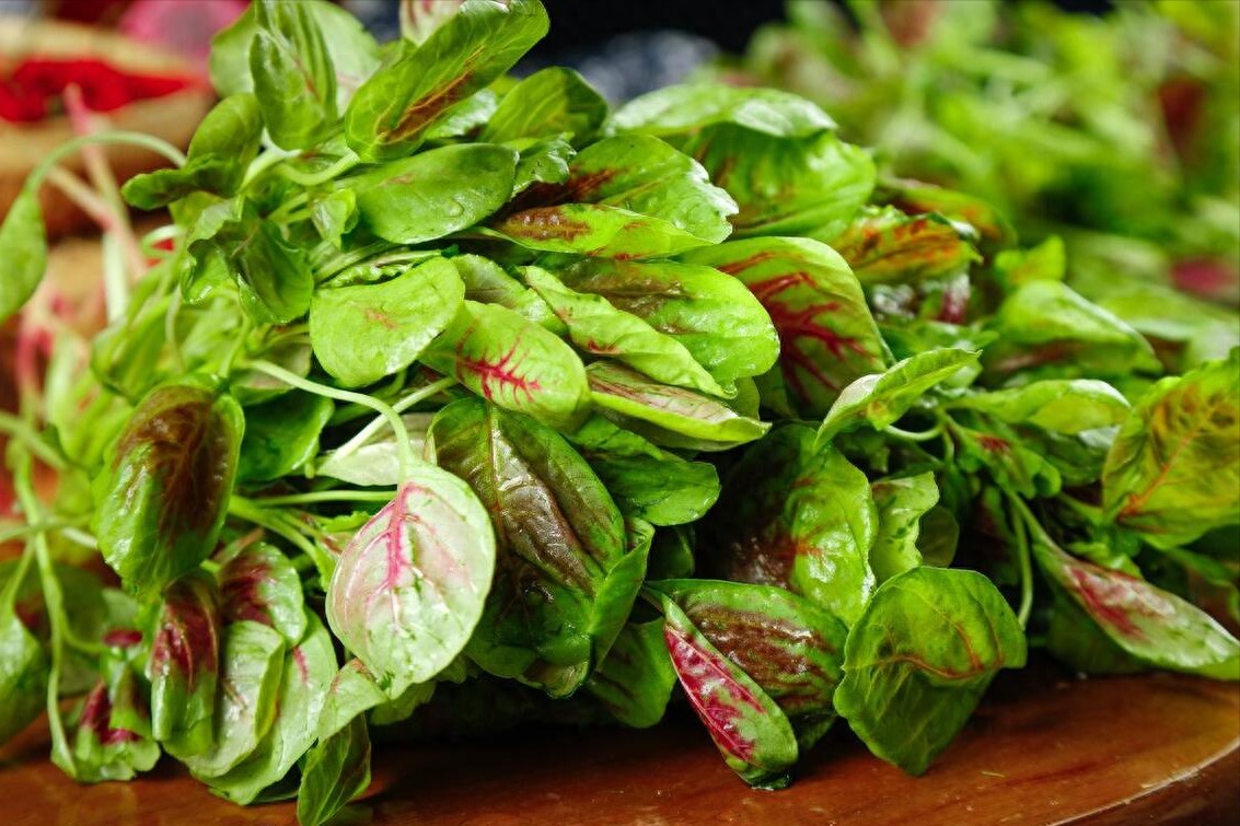 Loại rau có axit folic gấp 46 lần dưa chuột, ăn nhiều bổ máu, tốt xương, trộn chua cay ngon tuyệt- Ảnh 2.