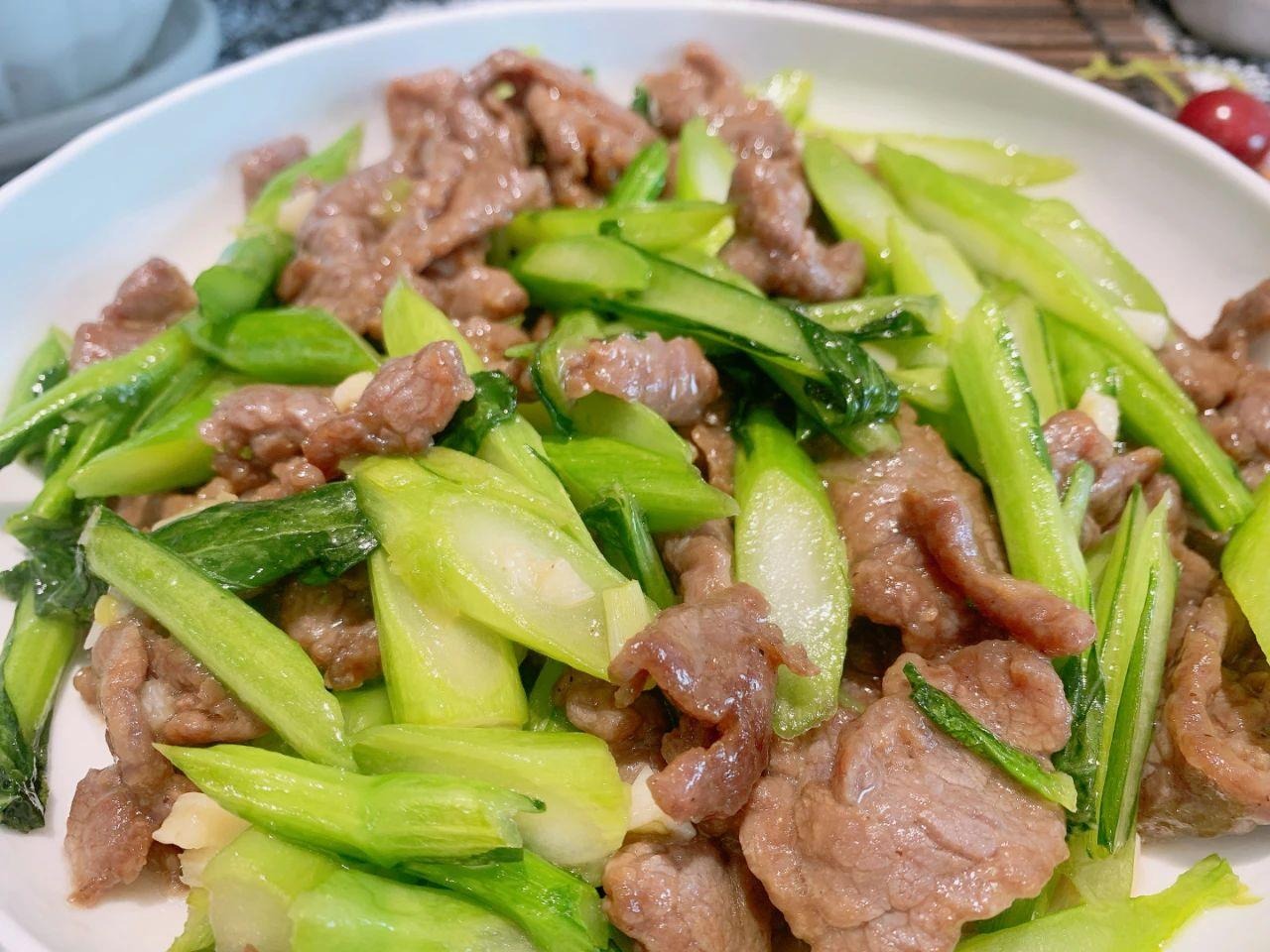 Loại rau nhiều canxi hơn sữa, vitamin C cao hơn dền đỏ, tốt tim, bổ xương, xào thịt bò thơm phức - Ảnh 9.